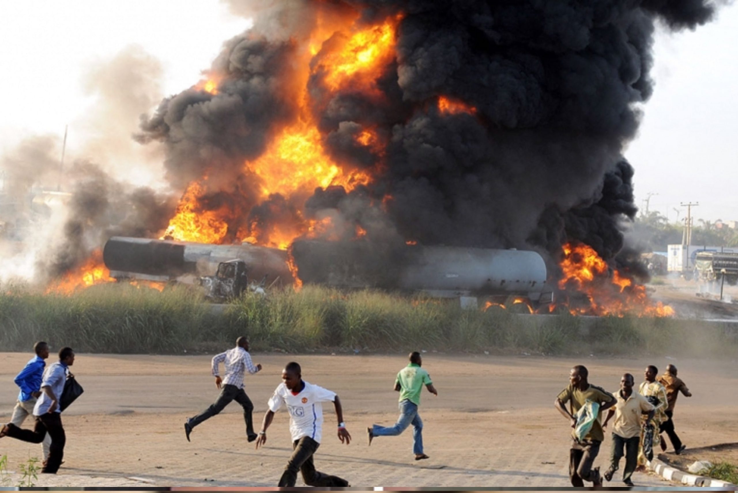 Terrifying scene in Nigeria: at least 70 dead in the explosion of a tanker looted by distressed residents, Magnate Daily