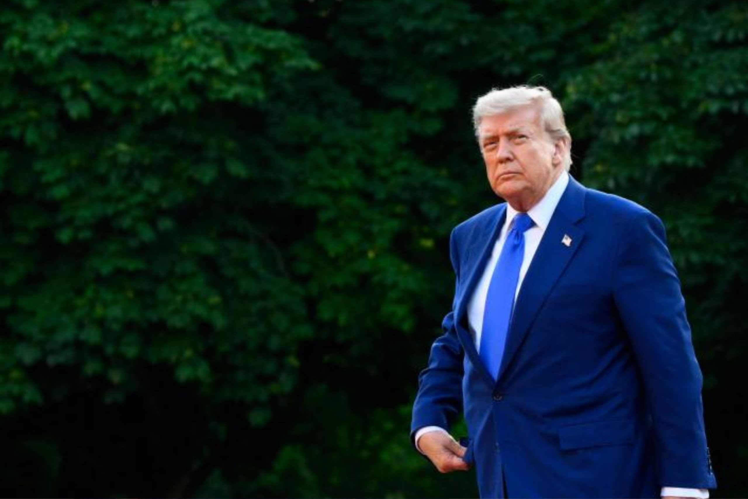 Nato summit: Donald Trump arrives, away from the cameras, and evades journalists’ questions, Magnate Daily