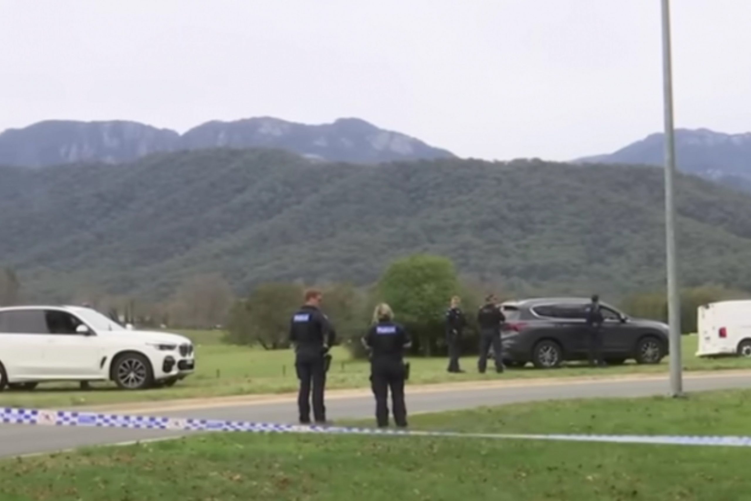 Manhunt under way after the death of two police officers in Australia: the suspect on the run is &ldquo;heavily armed&rdquo; and “dangerous, Magnate Daily