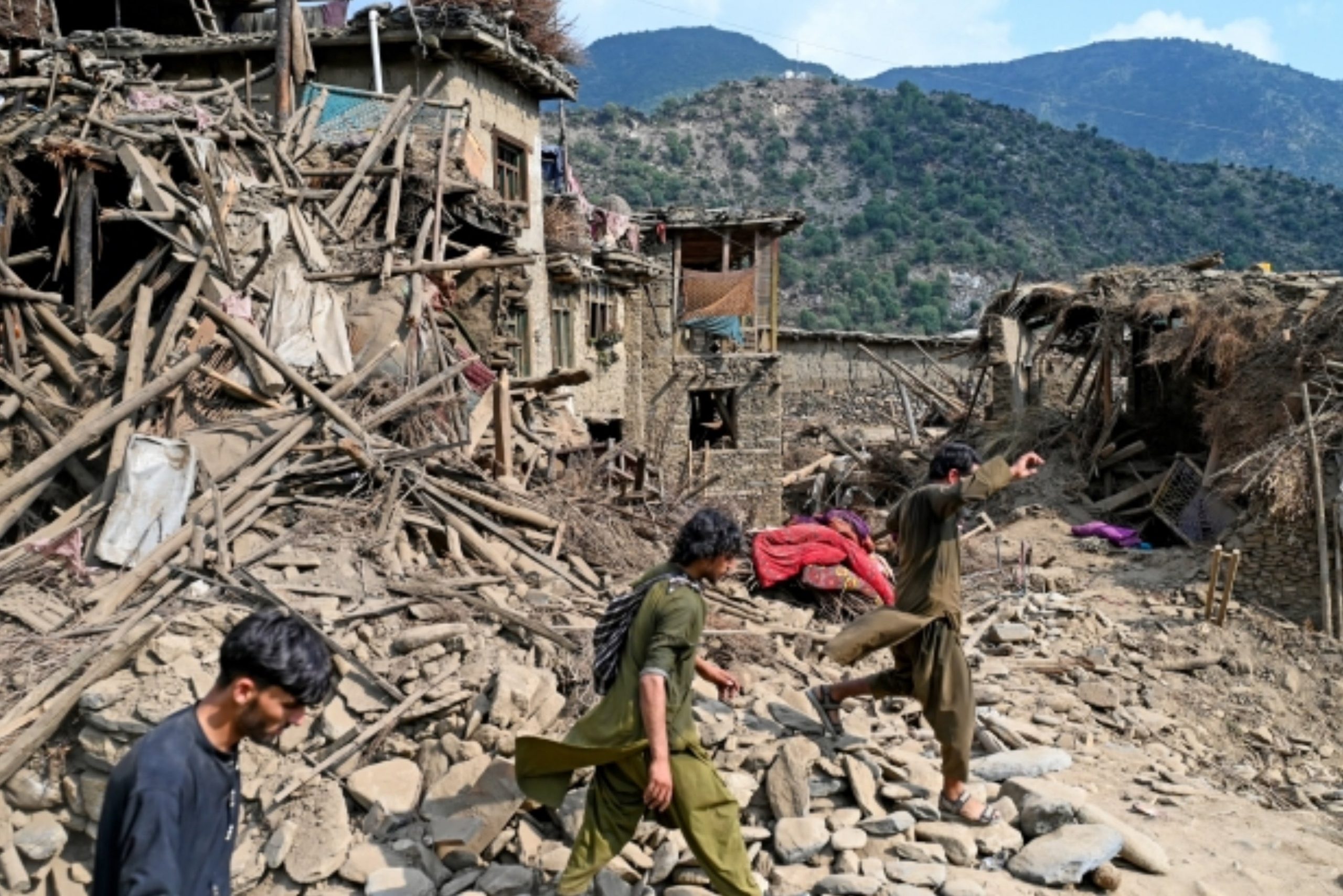 Afghanistan earthquake kills over 800: Taliban appeal for international aid, Magnate Daily